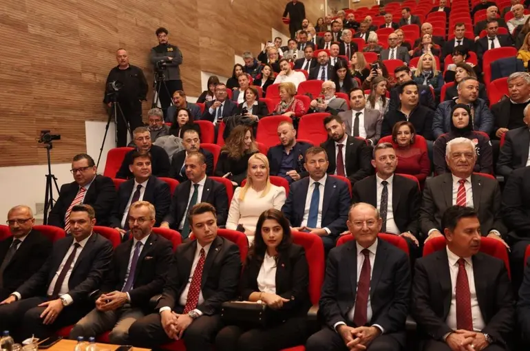 Başkan Şeniz Doğan’a EGF’den ödül
