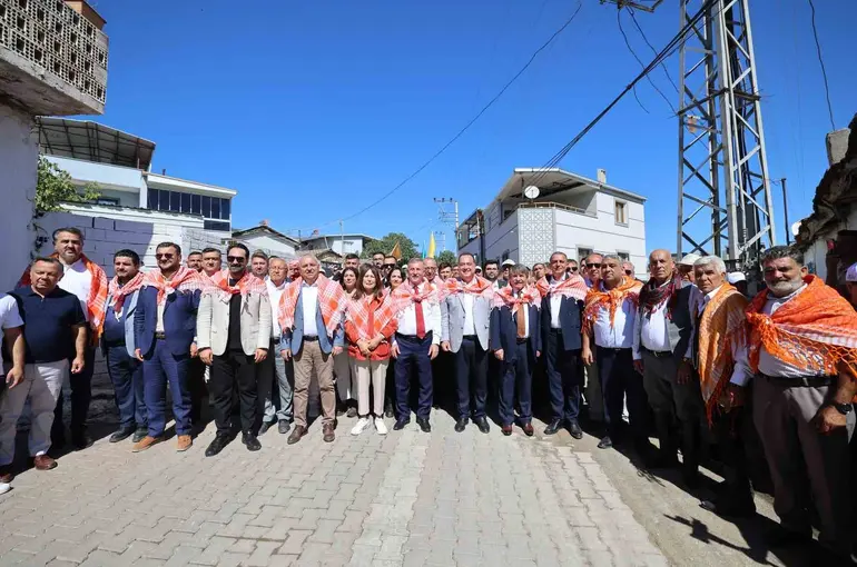 Başkan Şimşek, Bağ Bozumu ve Yörük Kültür Şenliği’ne katıldı
