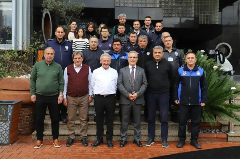 Başkan Tetik mesai arkadaşlarının yeni yılını kutladı
