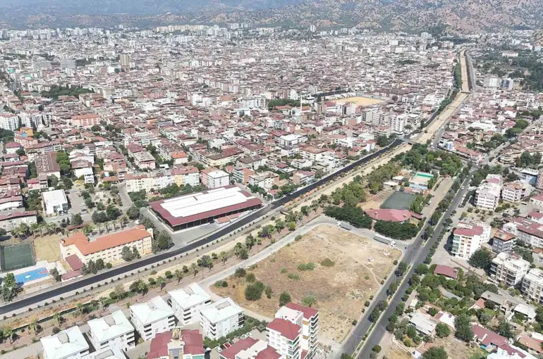 Başkan Tetik yeni asfaltı direksiyon başında test etti
