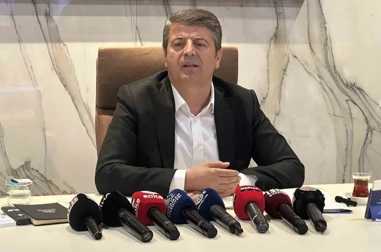 Başkan Tutdere’den AK Parti’ye geçiş iddialarına cevap
