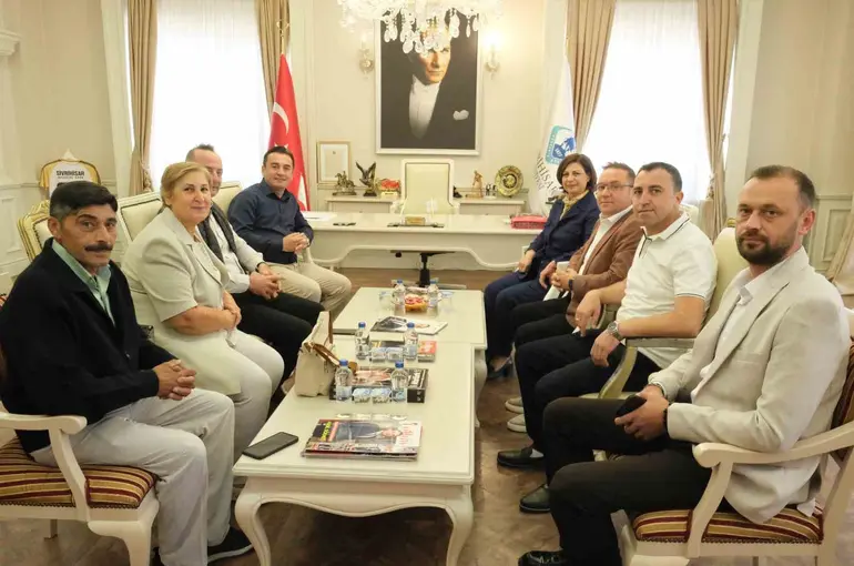 Başkan Ünlüce’den, Başkan Dökmeci’ye ziyaret
