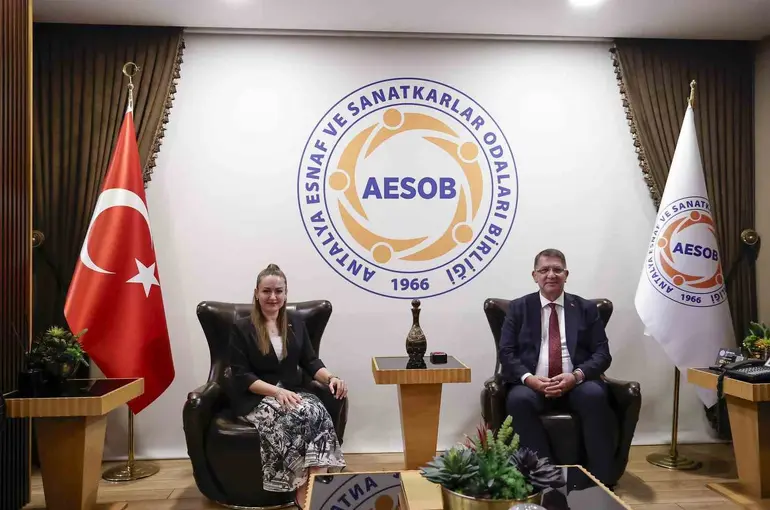 Başkan Vekili Özdemir: "Esnafımız bizim çözüm ortağımız"
