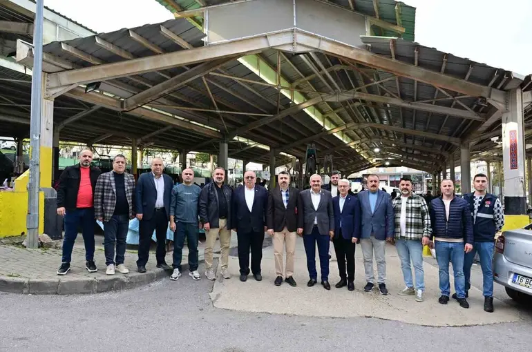 Başkan Yılmaz pazar esnafı ile buluştu
