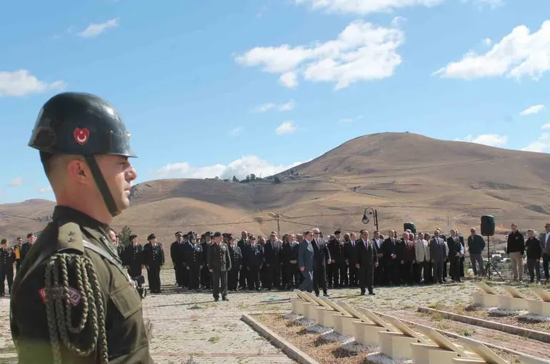 Bayburt’ta ‘Gaziler Günü’ tören ve yürüyüşle kutlandı
