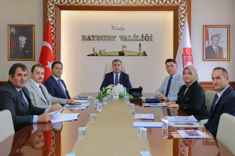 Bayburt’ta sosyal yardım vakıflarının çalışmaları değerlendirildi
