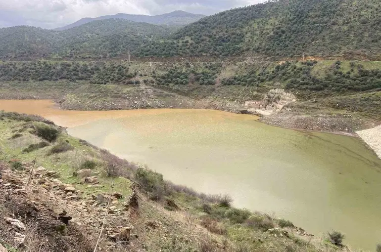 Bayındır’da yağmur bereketi: Zeytinova Barajı’nda su seviyesi arttı

