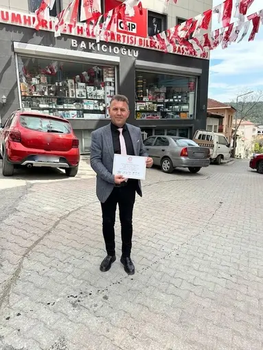 Bayırköy Belediyesi’nde 1 CHP’li meclis üyesi Yeni Parti’ye geçmedi
