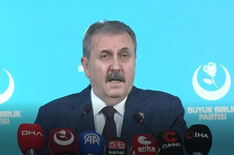 BBP Genel Başkanı Destici: "Bu millet ne kimliğinden ne de inançlarından asla vazgeçmeyecektir"
