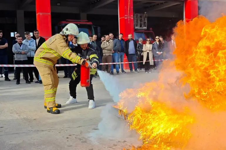 Belediye personeline yangın söndürme tatbikatı

