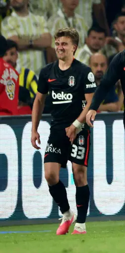 Beşiktaş’ta Rıdvan Yılmaz derbide sakatlandı
