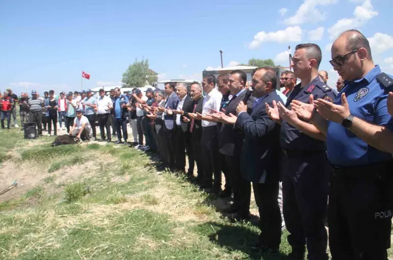 Beyşehir Gölü’nde balıkçılar yeni av sezonunu "vira bismillah" diyerek açtı
