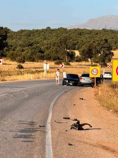 Beyşehir’de 3 otomobil çarpıştı: 6 yaralı
