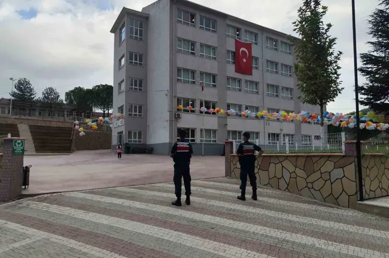 Bilecik’te okul çevrelerinde 857 kişi denetlendi
