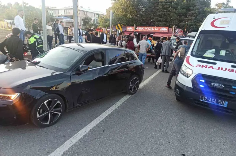 Bingöl’de iki ayrı trafik kazasında 3 kişi yaralandı
