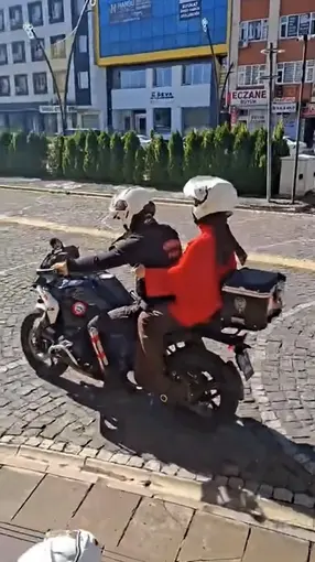 Bingöl’de polis ekipleri KPSS adaylarını sınava yetiştirdi
