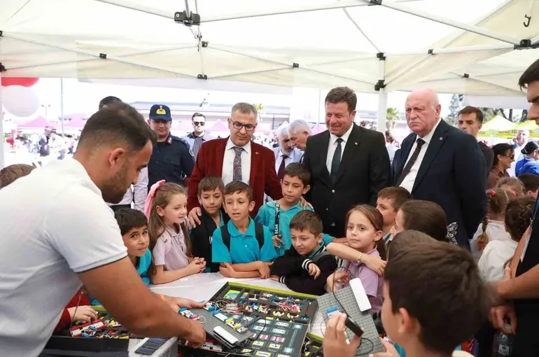 Binlerce öğrenci bu şenlikte buluştu
