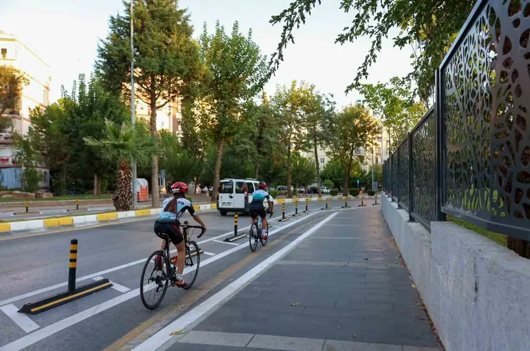Bisiklet yolunda çalışmalar sürüyor
