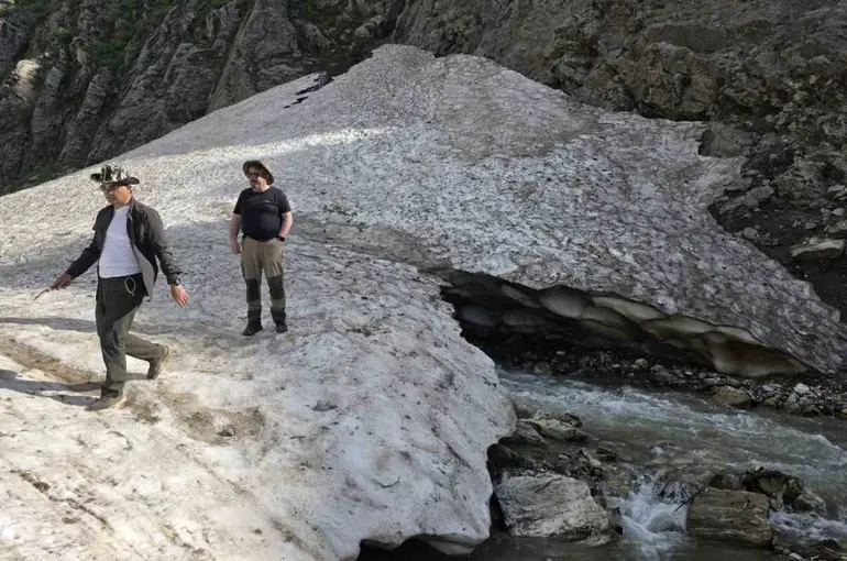 Bitlis’in kar suları Van Gölü’ne güç katıyor
