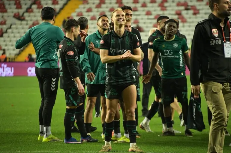 Bjorlo'dan Konyaspor taraftarına duygusal veda: Hiç unutmayacağım!