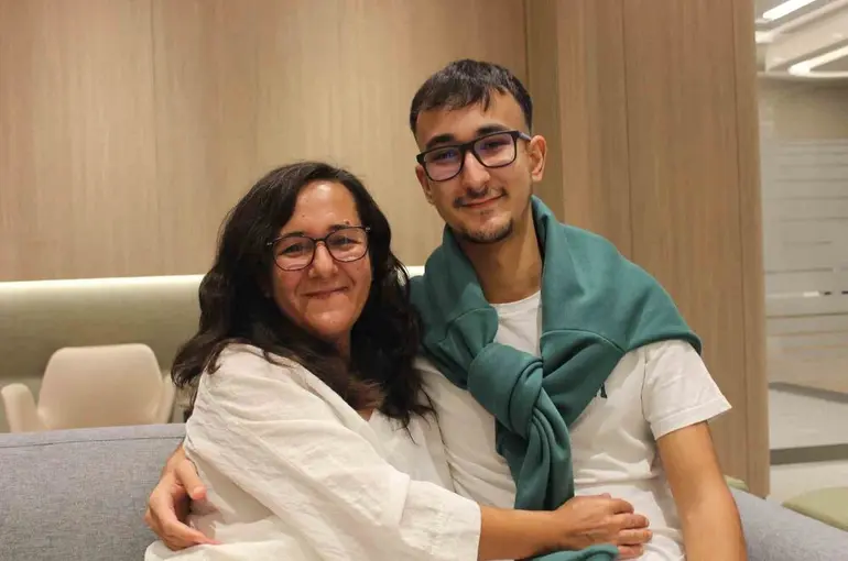 Böbreği ile oğluna ikinci kez hayat verdi
