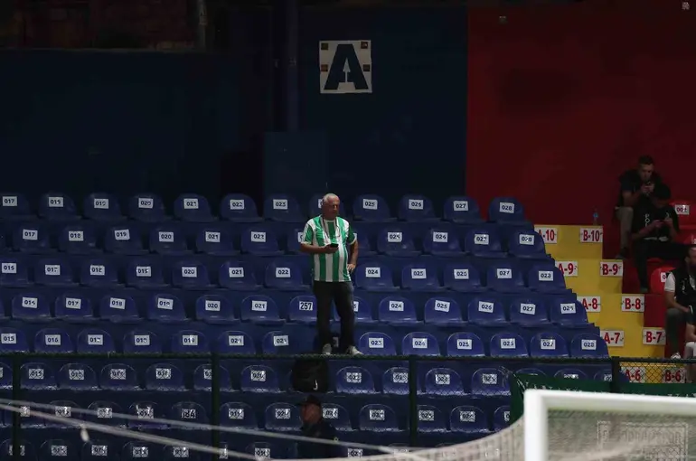 Bodrum FK’dan, deplasman tribünündeki o taraftara ömür boyu kombine
