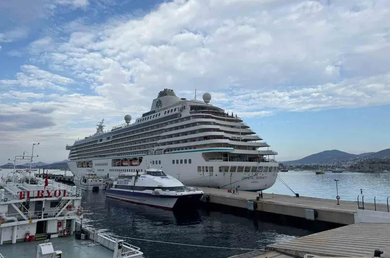 Bodrum’a 693 yolcusuyla geldi
