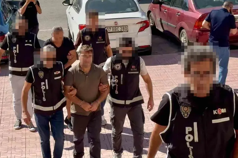 Bodrum’da rüşvet operasyonu: Liman başkanına seri numaralı parayla suçüstü
