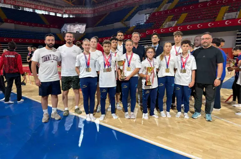 Bolu Cimnastik Spor Kulübü sporcuları, Çin yolcusu
