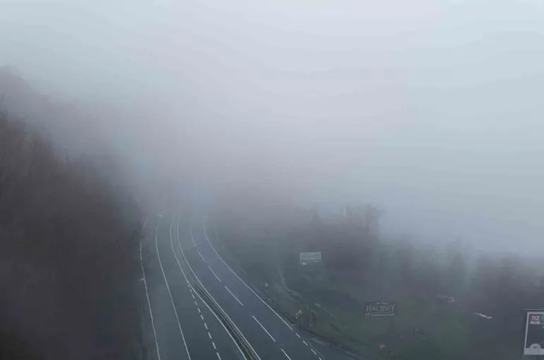 Bolu Dağı’nda sis ve sağanak etkili oluyor
