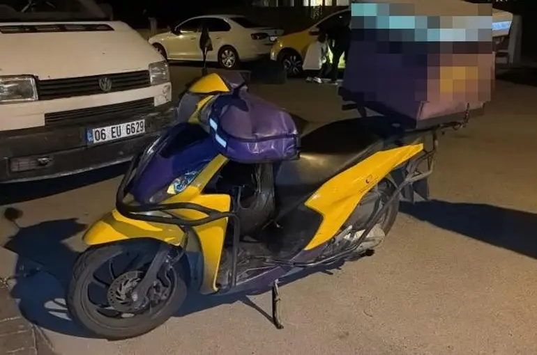 Bolu’da taksi ile moto kurye çarpıştı: 1 yaralı
