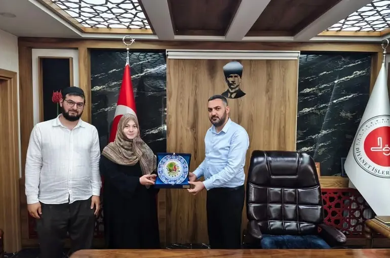 Bozüyük’te Hafızlık Kur’an Kursu öğreticisi Türkiye finaline katılma başarısı elde etti
