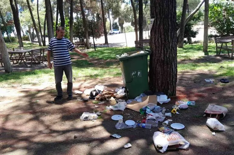 Bu park bir gecede bu hale geldi
