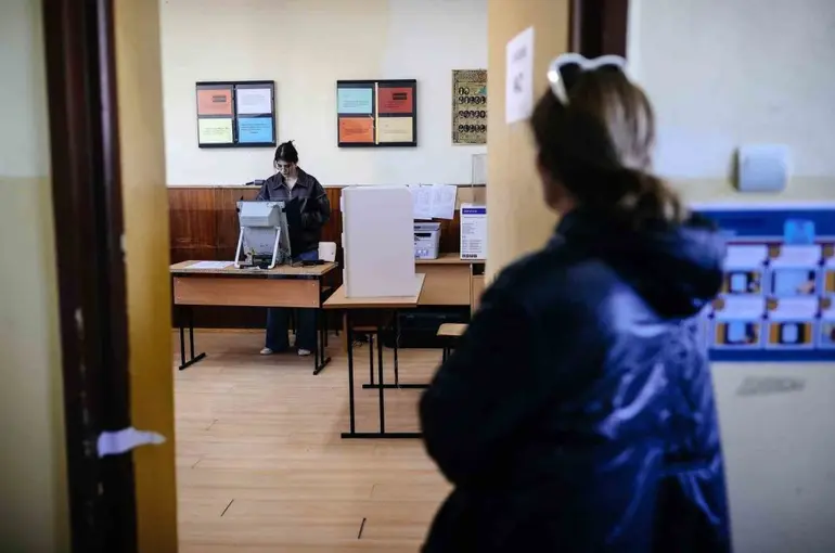 Bulgaristan’da seçimin galibi eski Cumhurbaşkanı Radev’in partisi oldu
