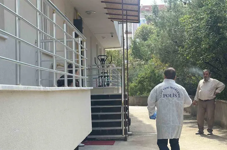 Burdur’da boya yaparken hayatını kaybetti
