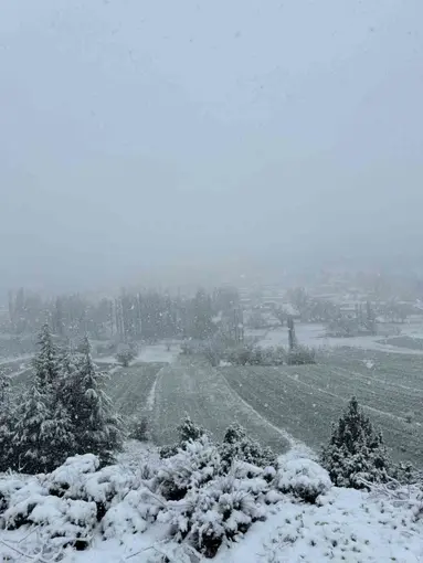 Burdur’un yüksek kesimlerine kar yağdı
