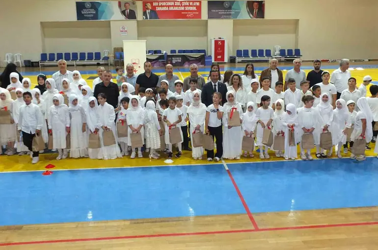 Burhaniye de Yaz Kur’an Kursu kapanış töreni düzenlendi
