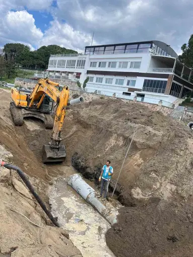 Burhaniye’de sezon öncesi Ören Plajında alt yapı çalışmalarına başlandı

