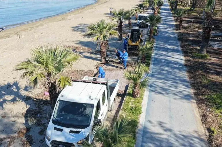 Büyükşehir ekipleri Sevgi Yolu’nu temizledi
