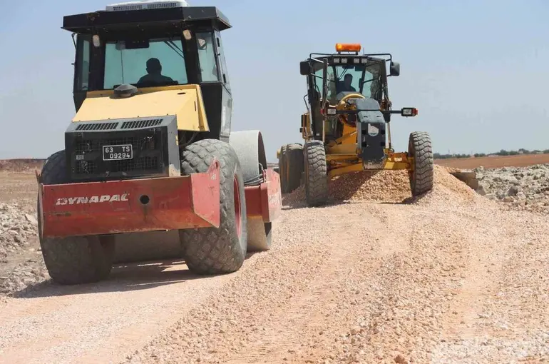Büyükşehir Siverek’te yol atağına geçti
