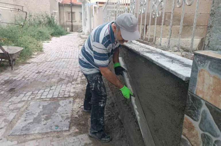 Cami imamından alkışlanacak davranış
