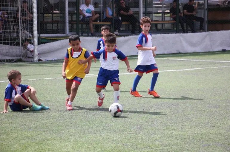 Çamlık Futbol Kulübü, futbolcu yetiştirmeye devam ediyor
