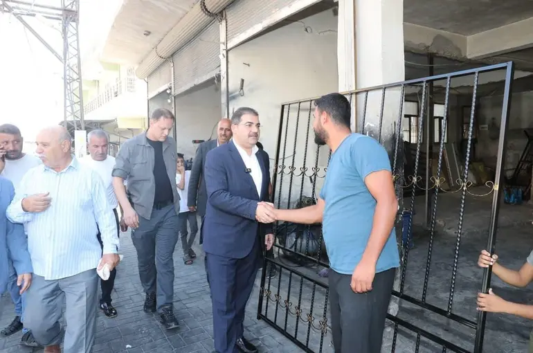 Canpolat, halkla iç içe olmayı sürdürüyor
