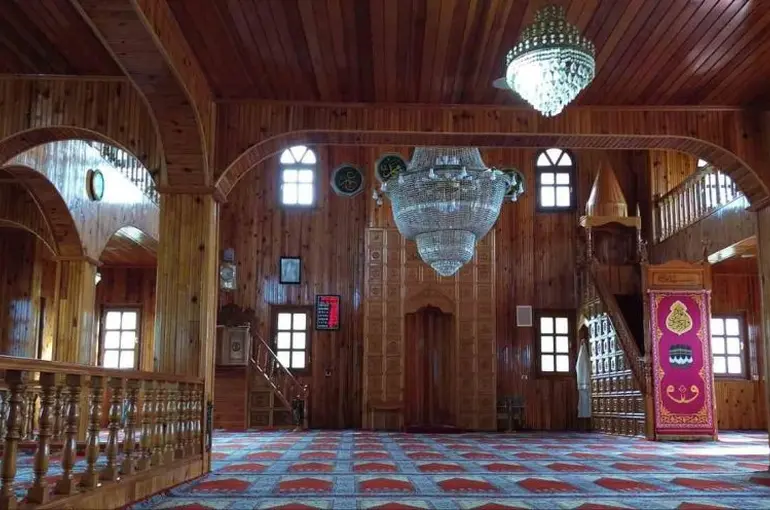 Çantı tekniğiyle inşa edilen çivisiz cami 2 asırdır ayakta
