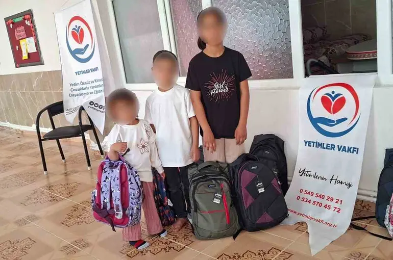 Çermik’te 43 yetim öğrenciye kırtasiye yardımında bulunuldu
