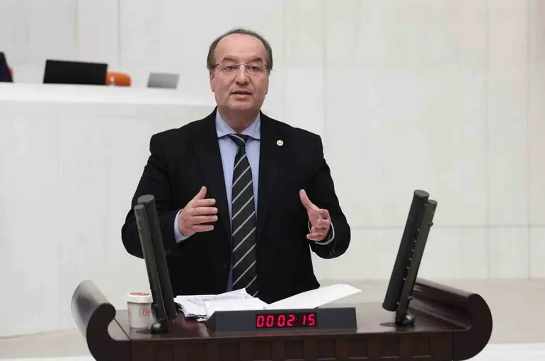 Cevdet Akay’dan Bakan Tekin’e Karabük’teki eğitim sorunlarına ilişkin soru yağmuru
