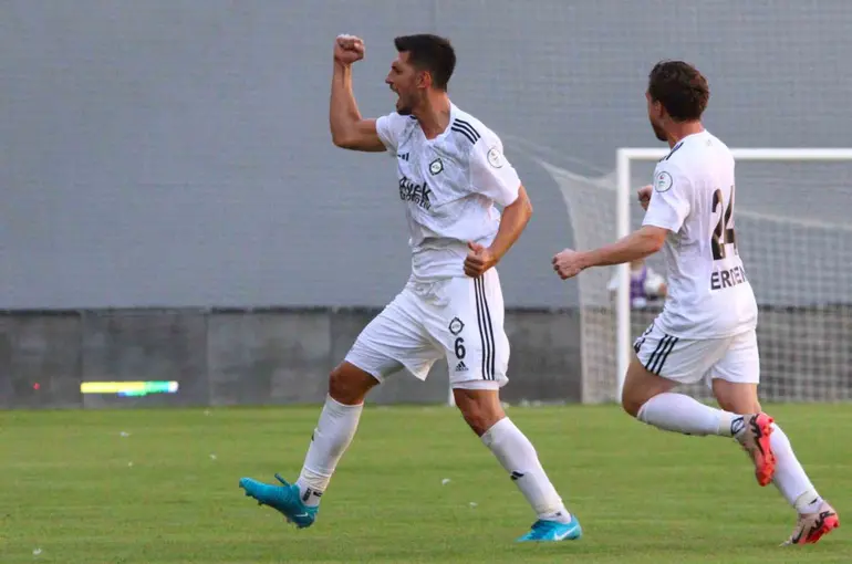 Ceyhun Gülselam, profesyonel futbol kariyerini sonlandırdı
