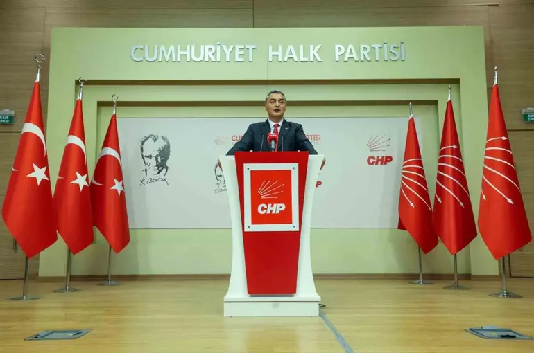 CHP Antalya ve Kayseri il başkanları görevden alındı
