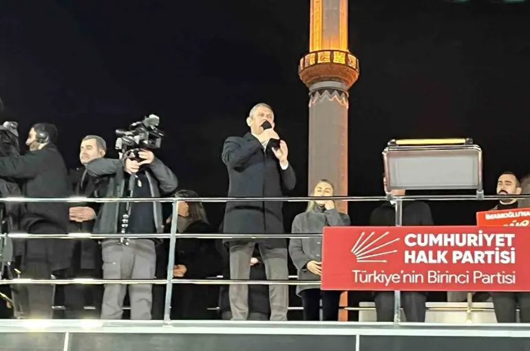 CHP Genel Başkanı Özel, Bağcılar’daki mitingde konuştu
