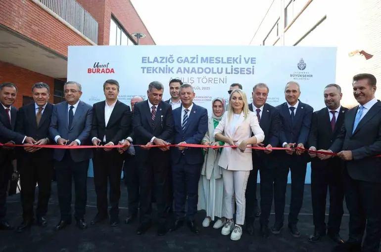 CHP Genel Başkanı Özel, Elazığ’da okul açılışına katıldı
